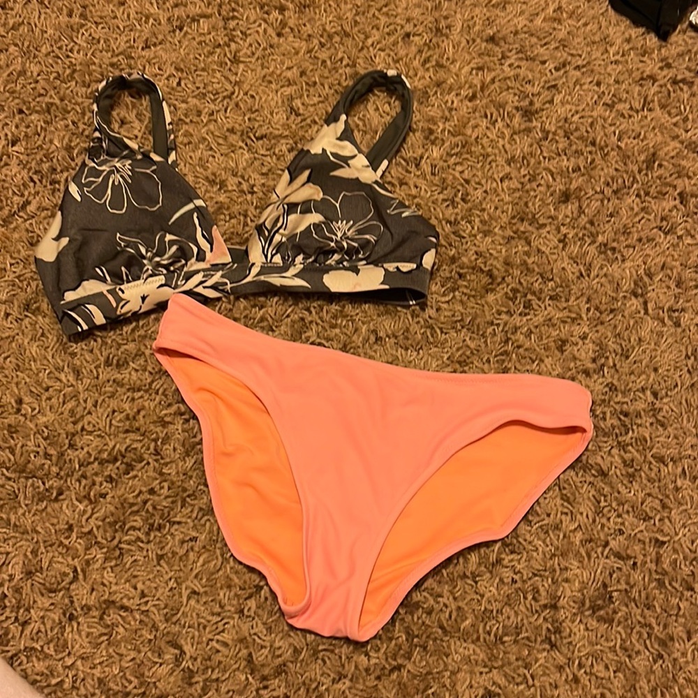 Super cute bikini never worn